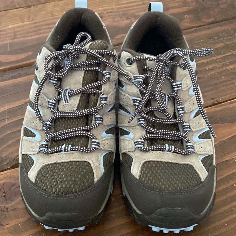 Awesome Moab 2 Waterproof hiking boots. Excellent condition only used once!